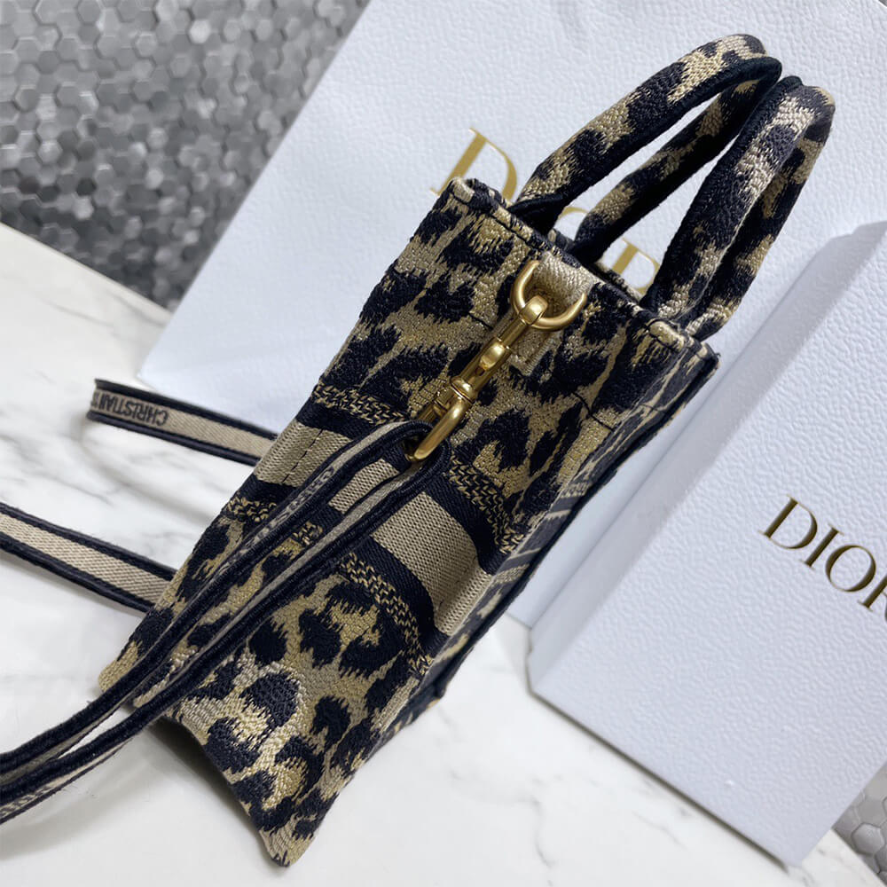 MINI D10r BOOK TOTE PHONE BAG