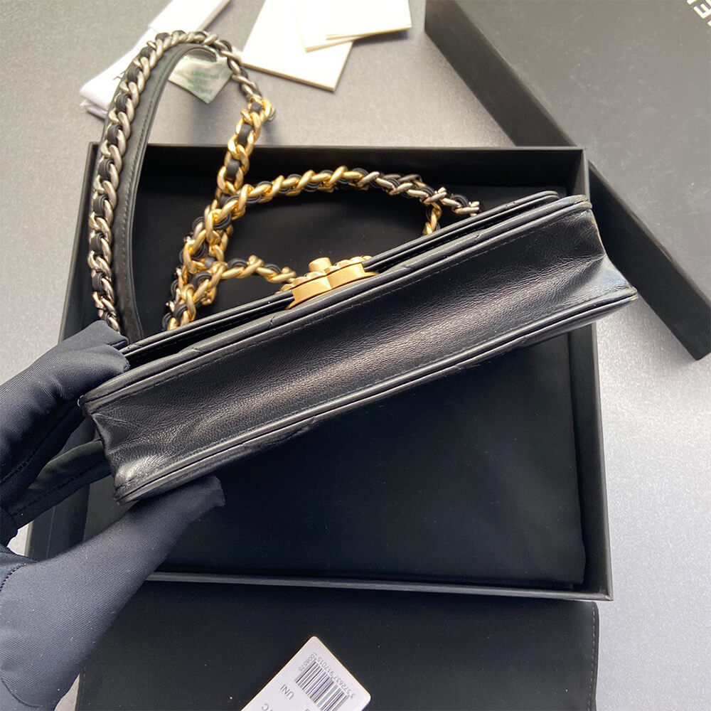 Ch**el 19 Wallet on Chain(high-end grade)