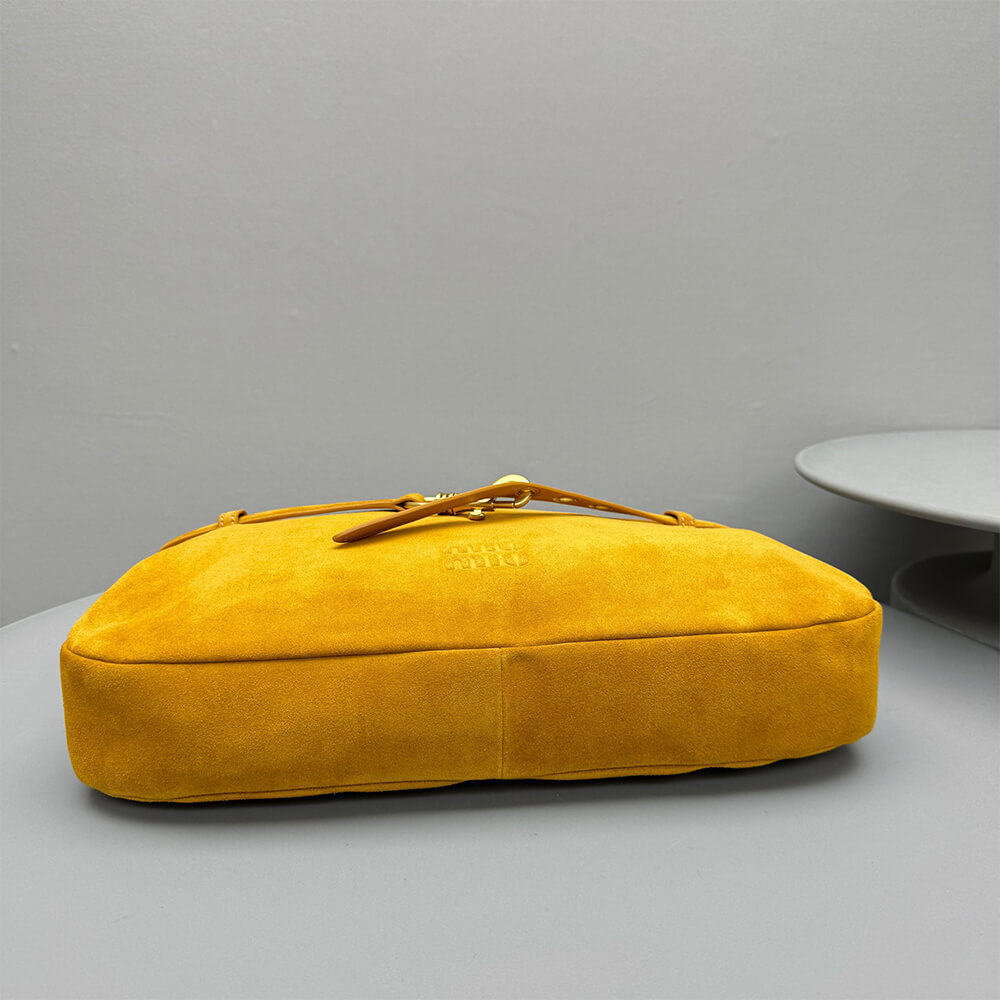M1um1u Medium Aventure suede bag(HIGH-END GRADE)
