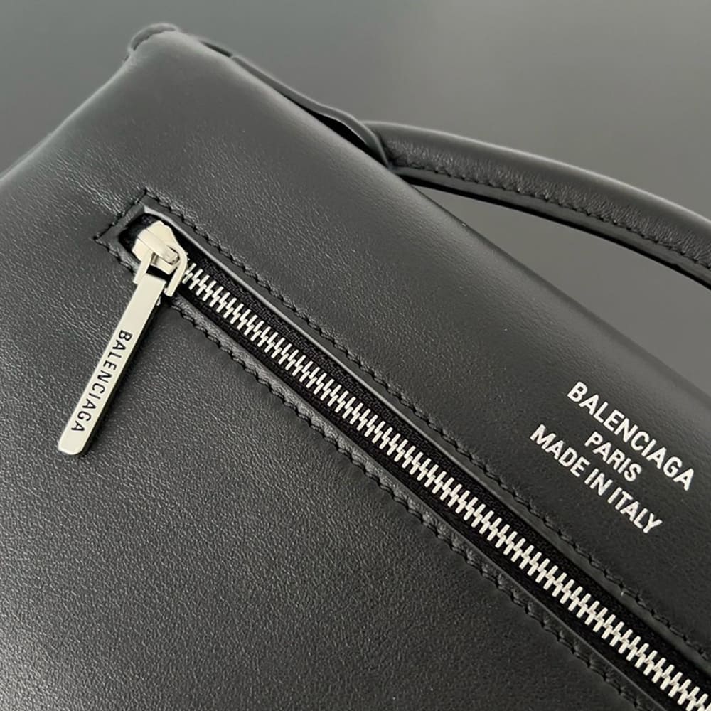Ba1en*iaga Women’s Bel Air Clutch On Strap Small(HIGH-END GRADE)