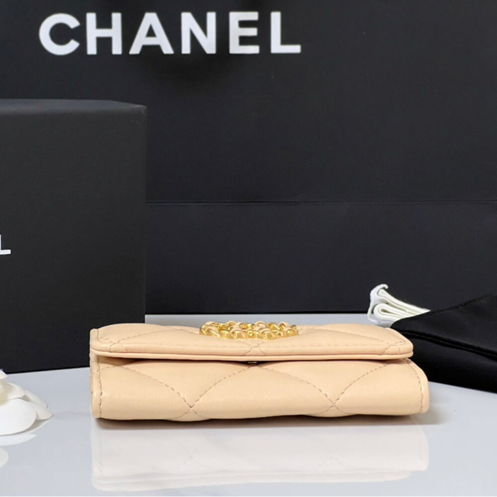 Ch**el 19 flap card holder