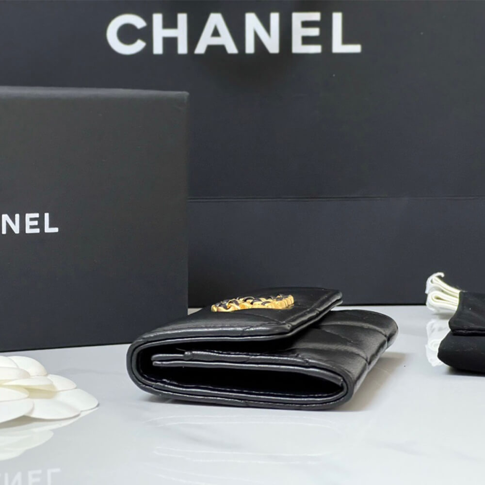 Ch**el 19 flap card holder