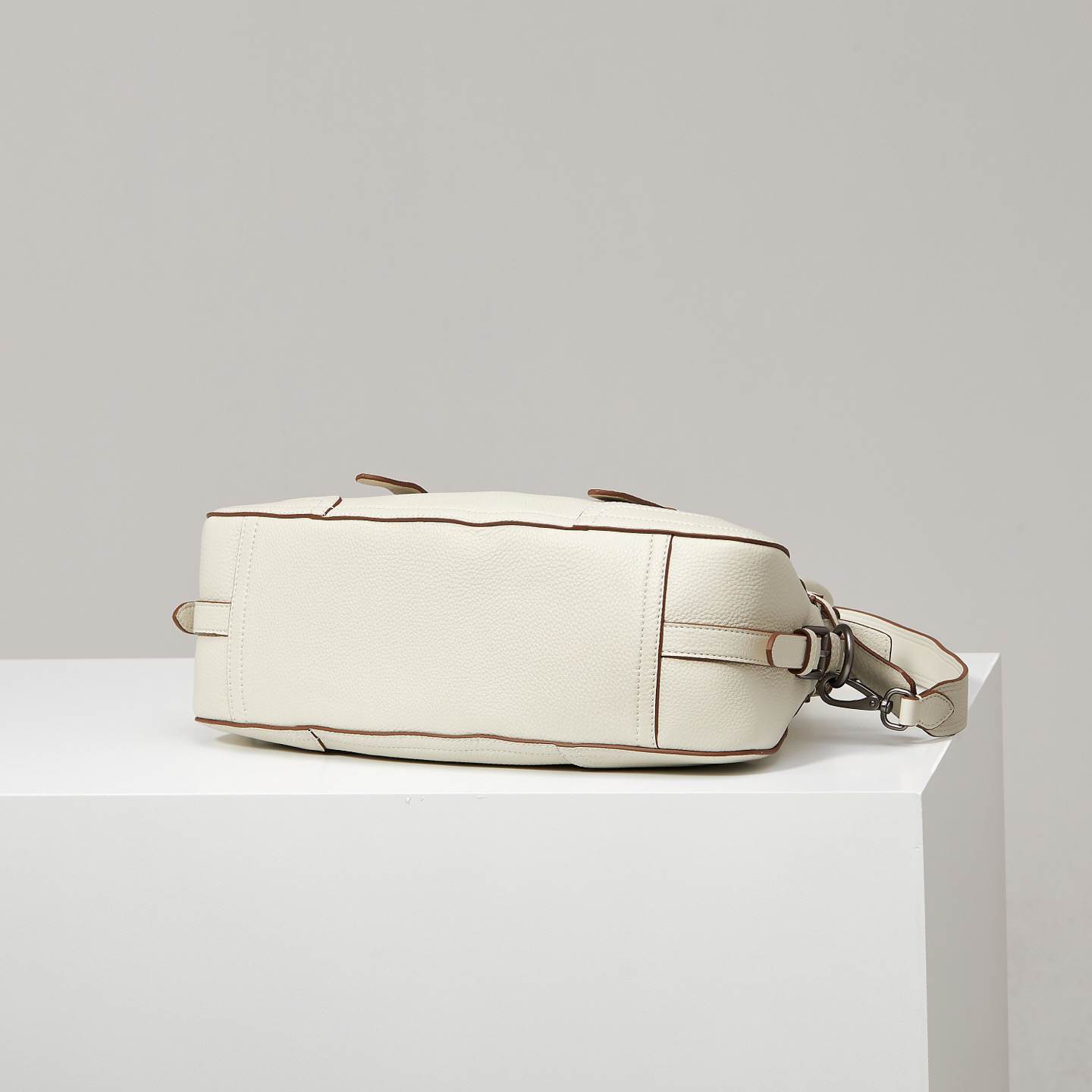 Pra*a Large leather tote bag(HIGH-END GRADE)