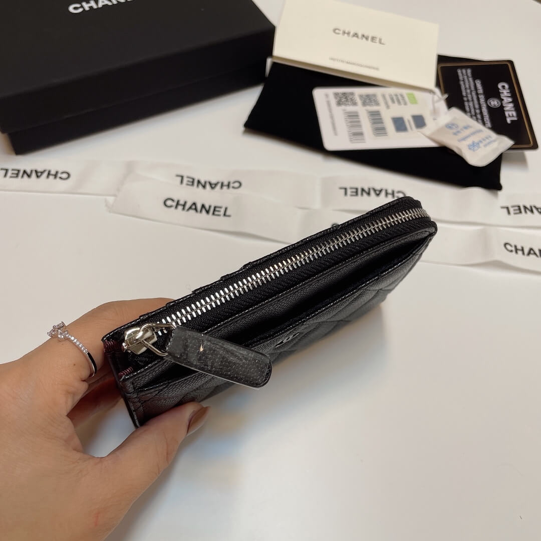 Ch**el Classic Zipped Card Holder