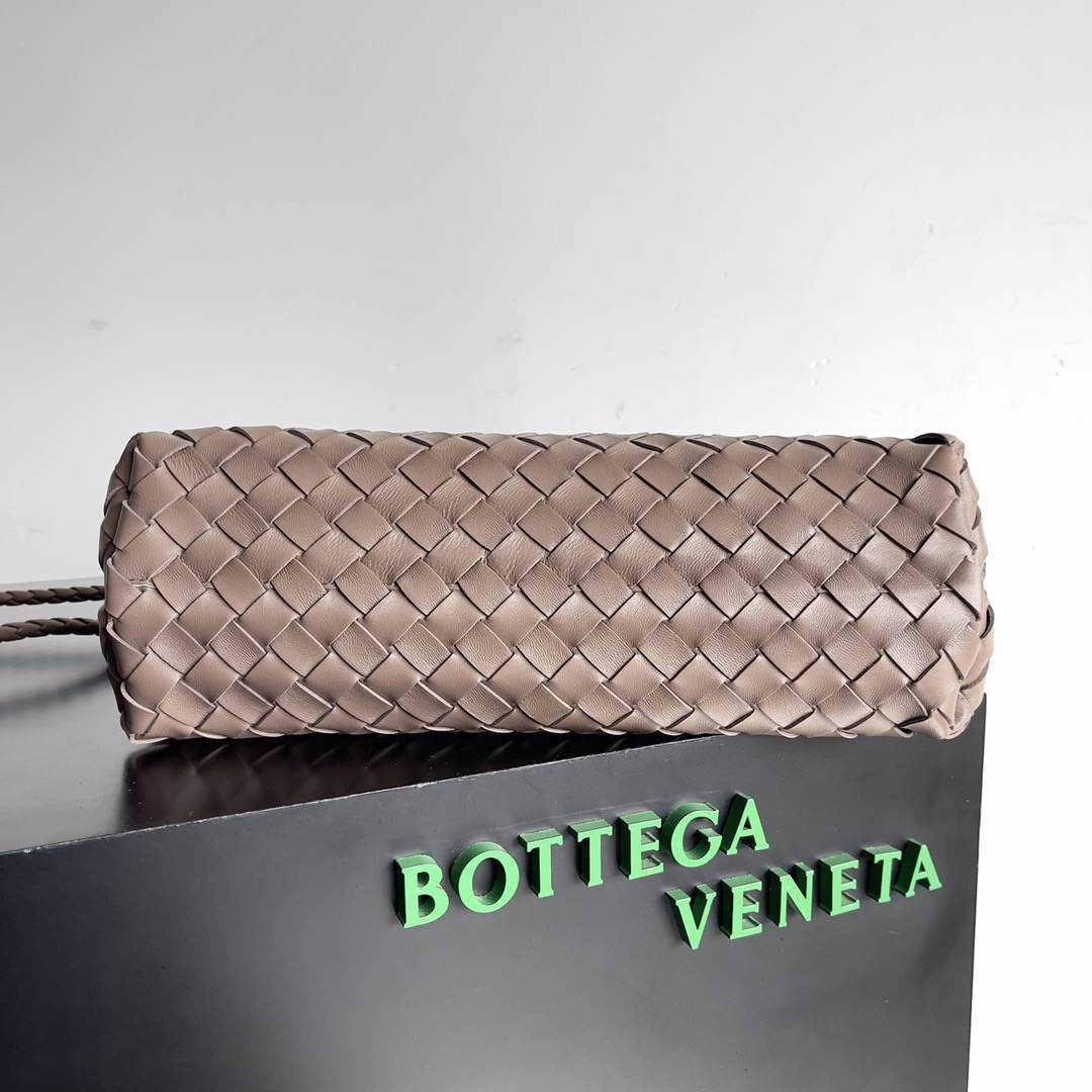 B0tt*ga Ven*ta East-West Andiamo(HIGH-END GRADE)