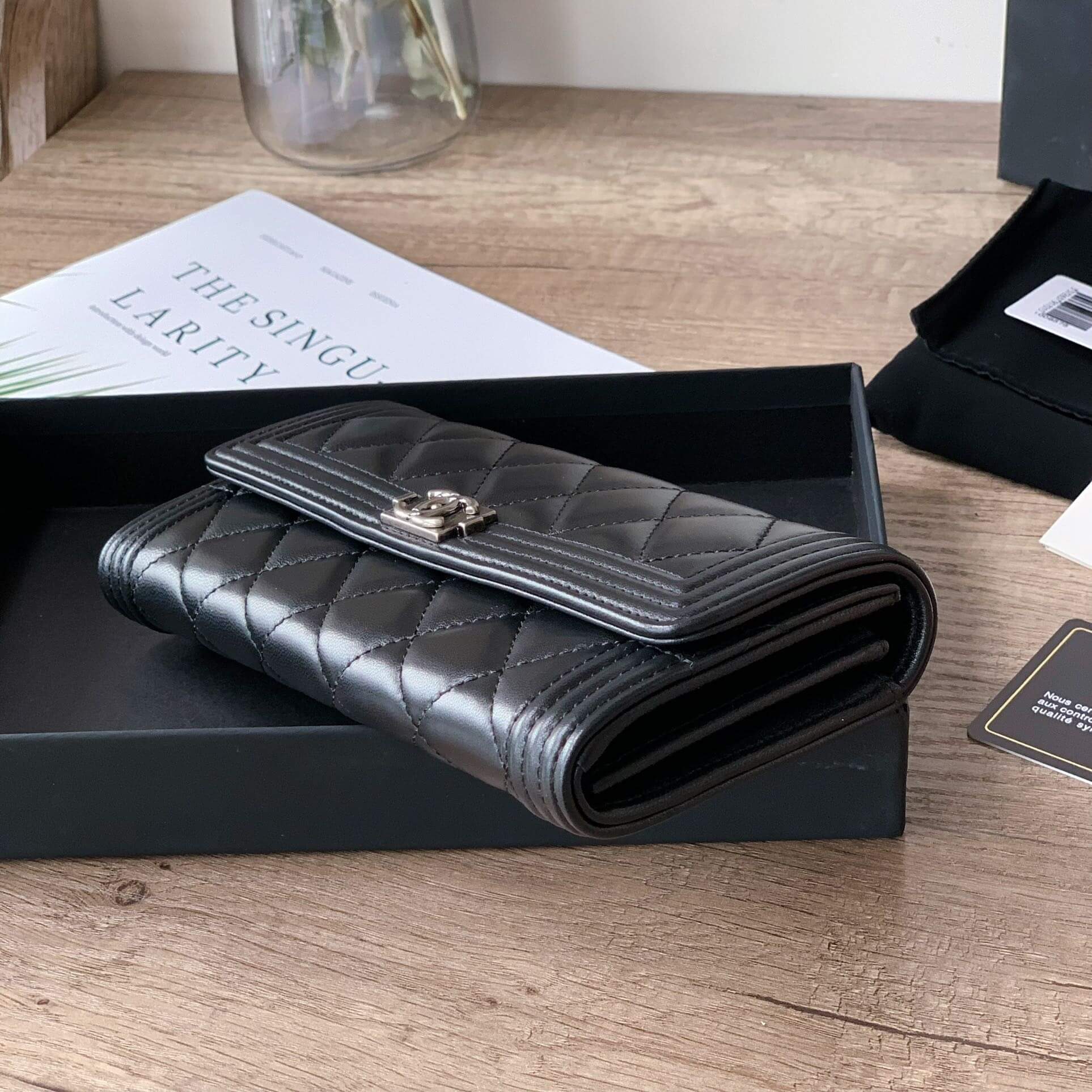 Ch**el classic long wallet