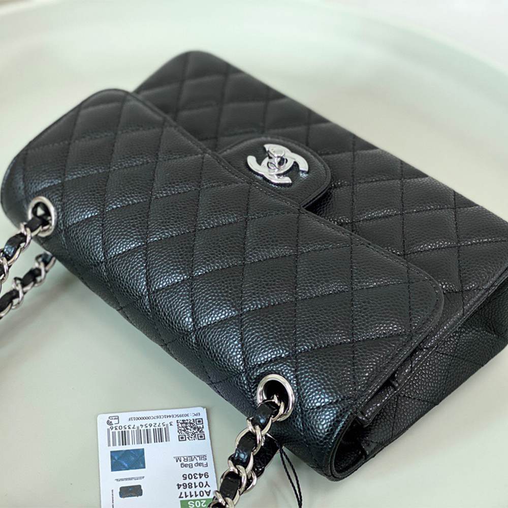 Ch**el SMALL CLASSIC HANDBAG