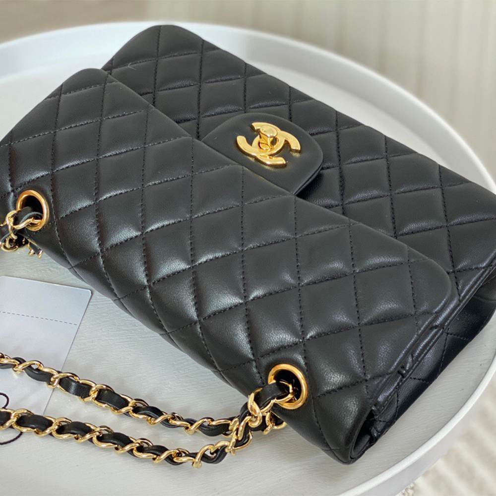 Ch**el SMALL CLASSIC HANDBAG