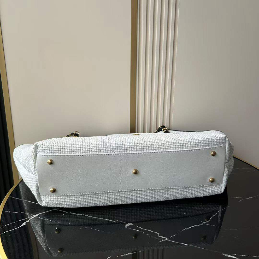Ch**el MAXI SHOPPING BAG(HIGH-END GRADE)