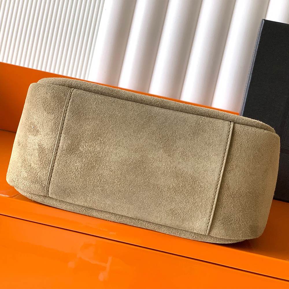 Y51 LE 5 À 7 S*pple small suede