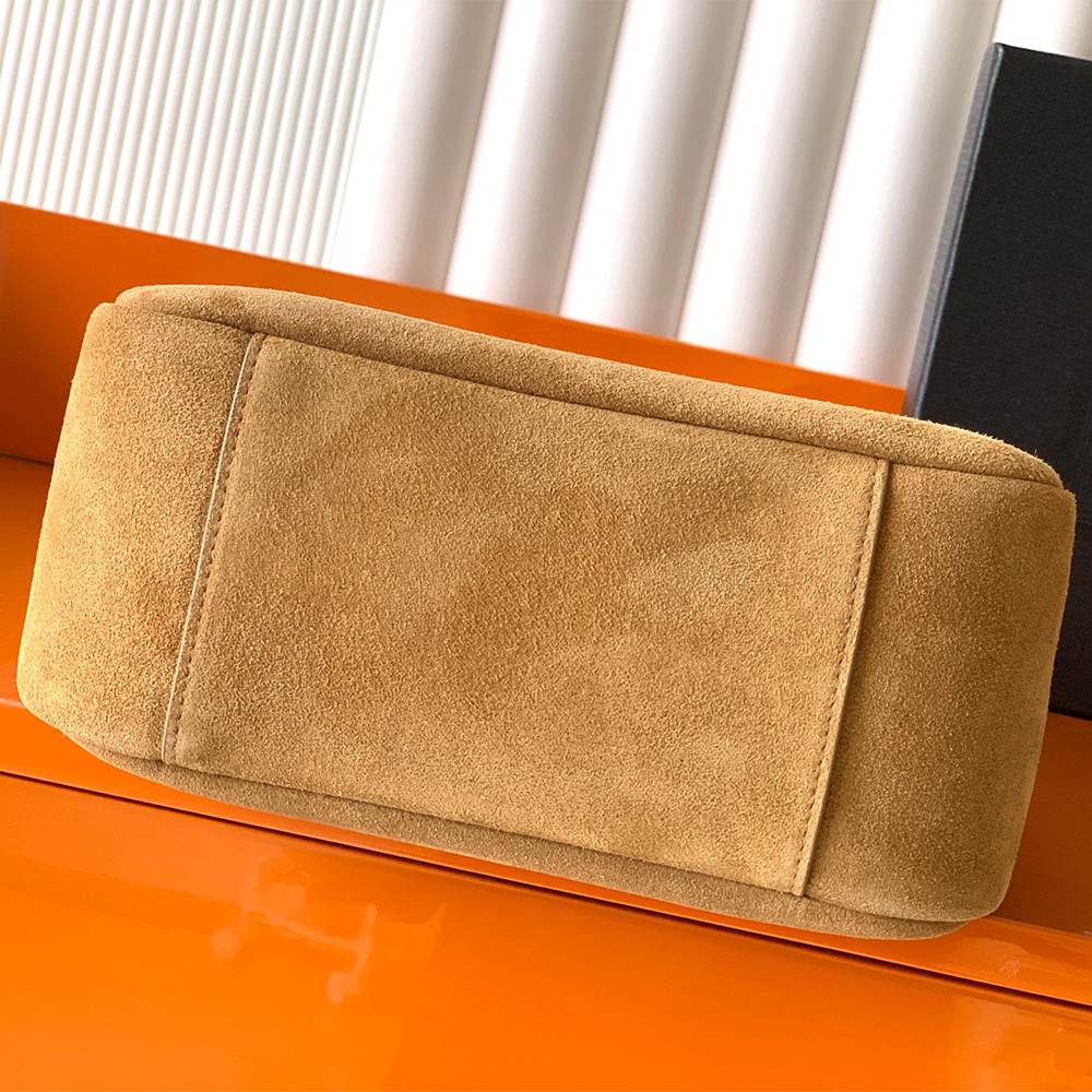 Y51 LE 5 À 7 S*pple small suede