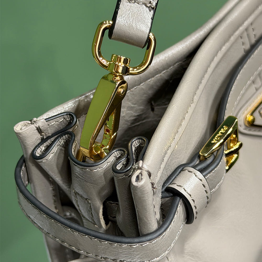 Pra*a Bonnie leather mini shoulder bag(HIGH-END GRADE)
