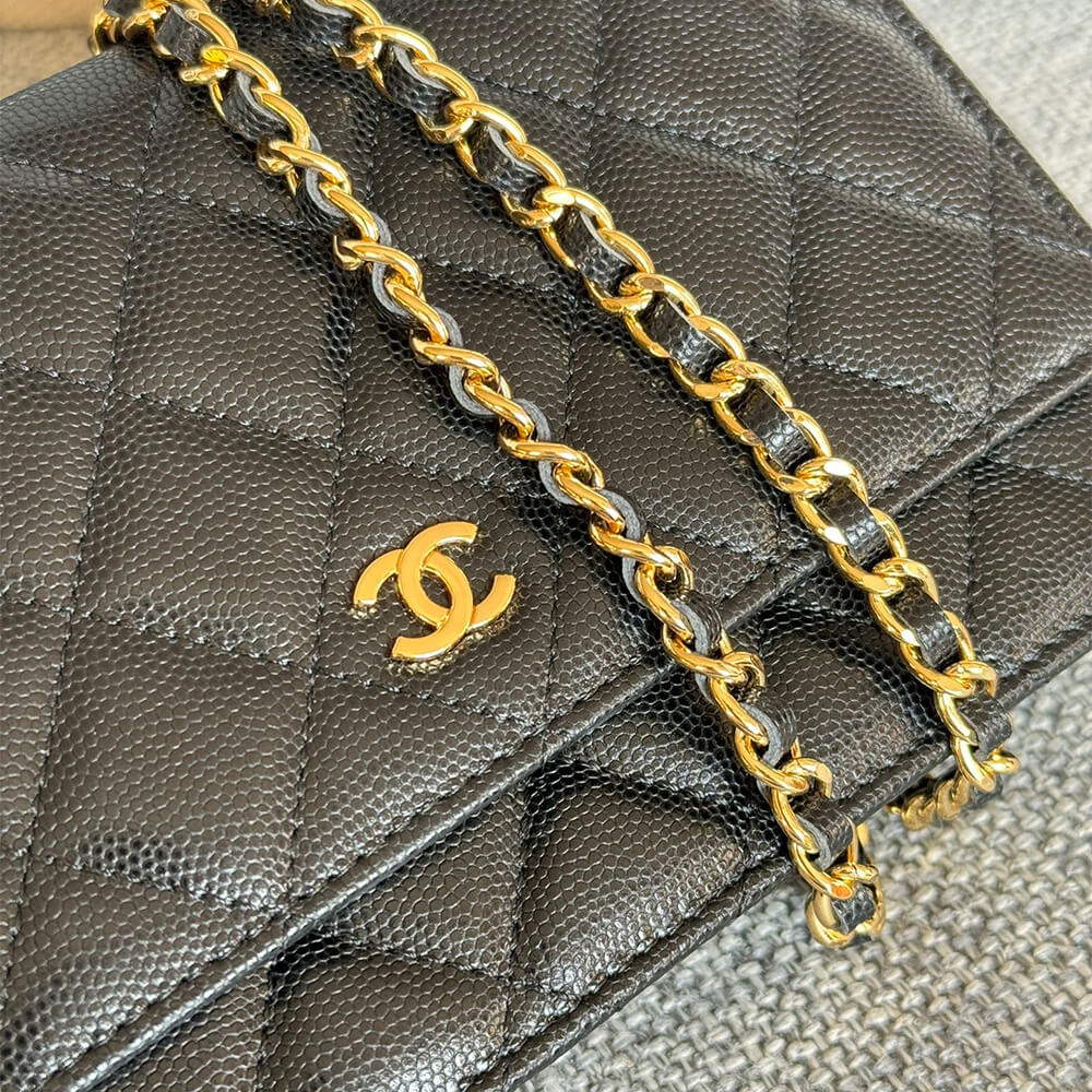 Ch**el classic chain wallet