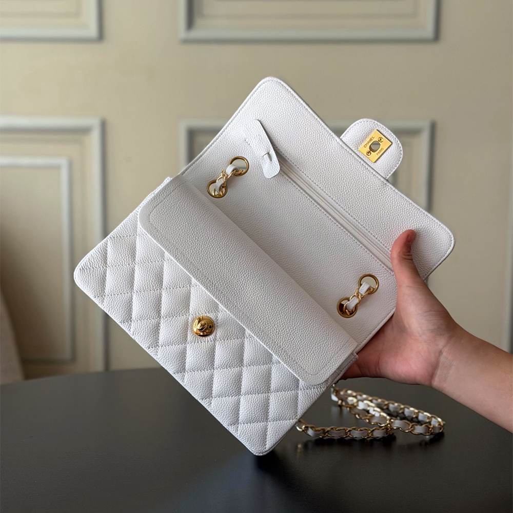 Ch**el SMALL CLASSIC HANDBAG