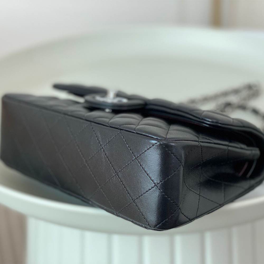 Ch**el SMALL CLASSIC HANDBAG