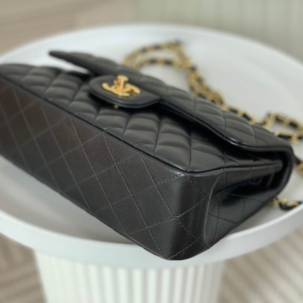 Ch**el SMALL CLASSIC HANDBAG