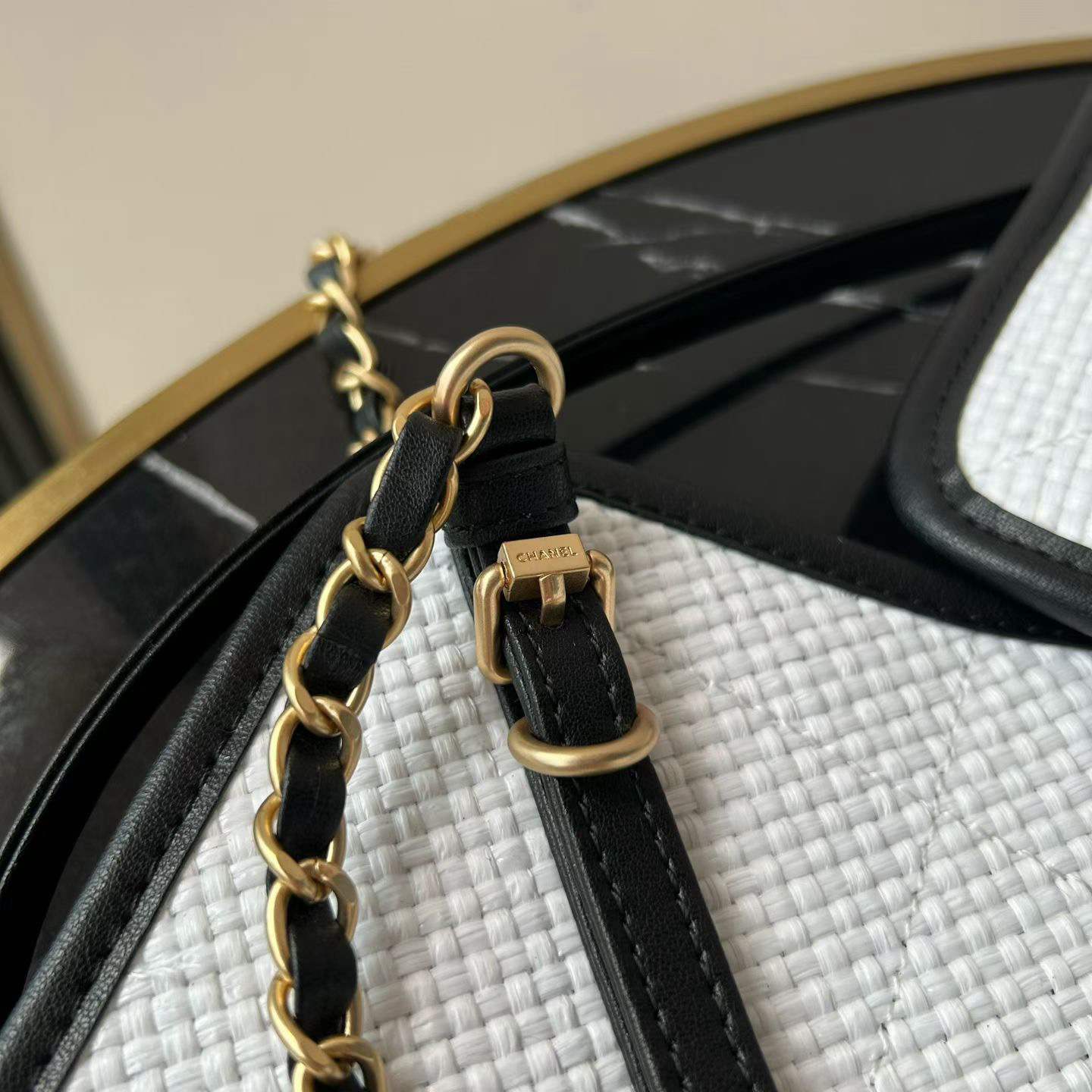 Ch**el MAXI SHOPPING BAG(HIGH-END GRADE)
