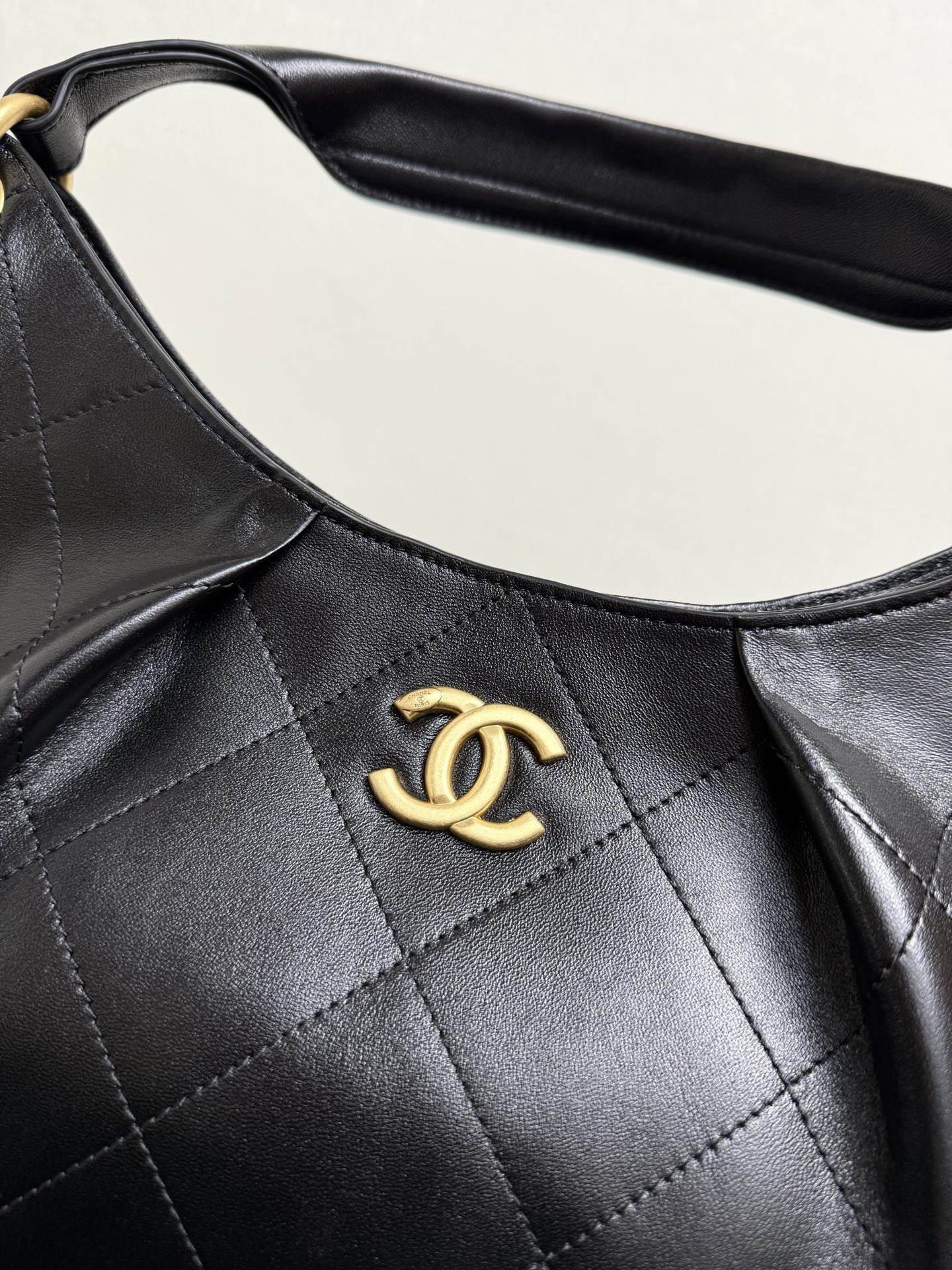 Ch**el Large Hobo Bag(HIGH-END GRADE)
