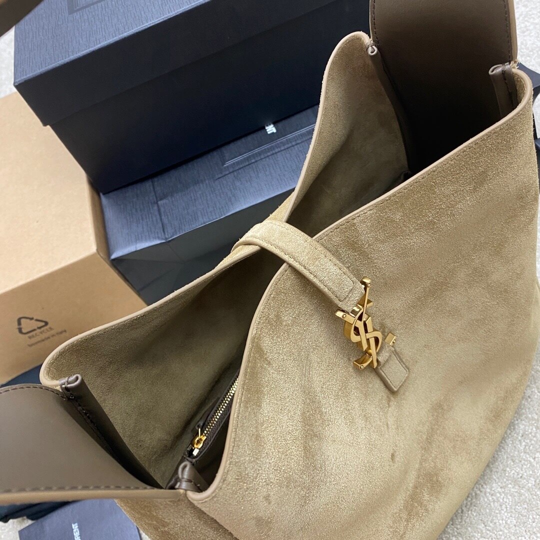 Y51 Large LE 5 À 7 bag in soft suede