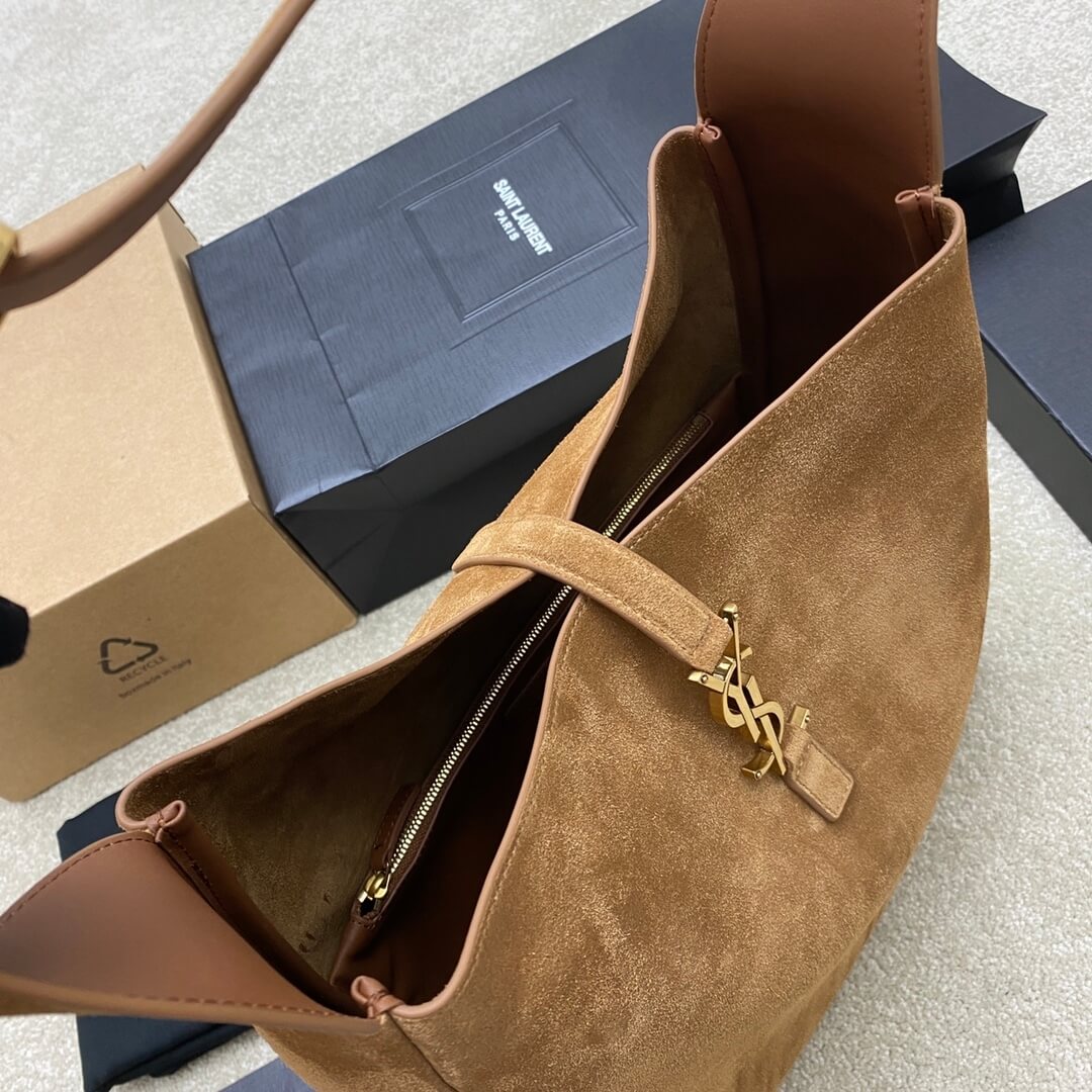 Y51 Large LE 5 À 7 bag in soft suede