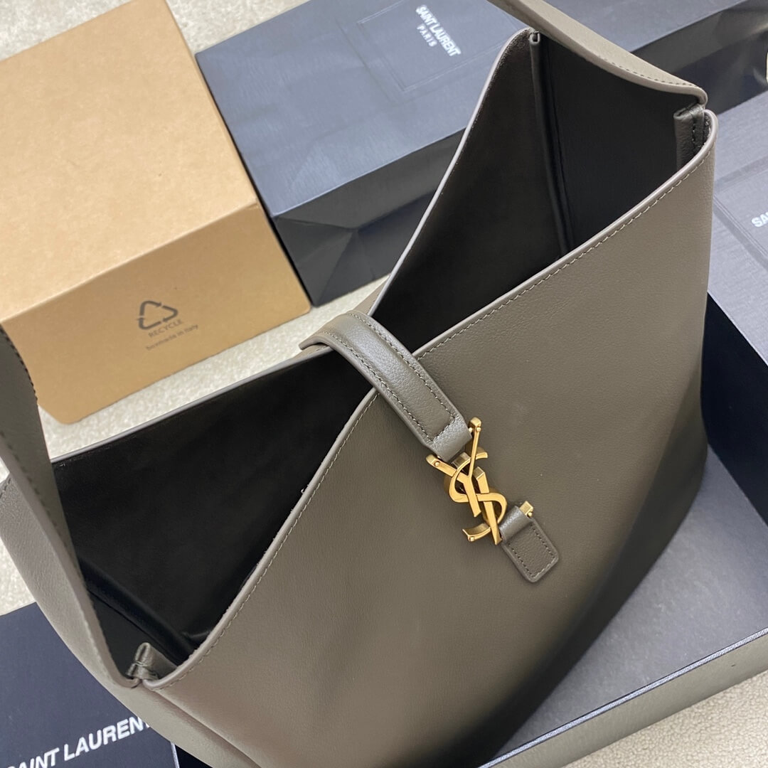Y51 LE 5 À 7 large soft leather bag