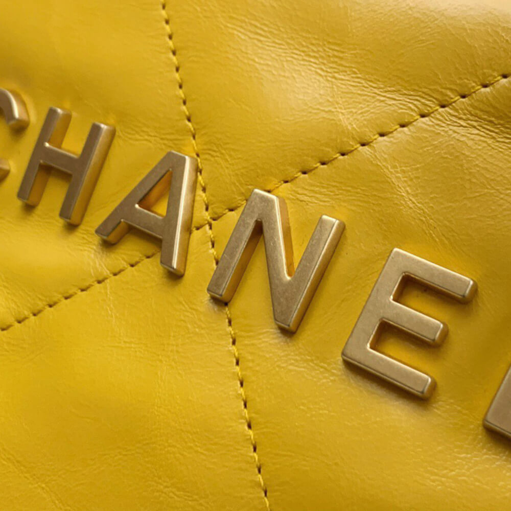 Ch**el 22 SMALL HANDBAG