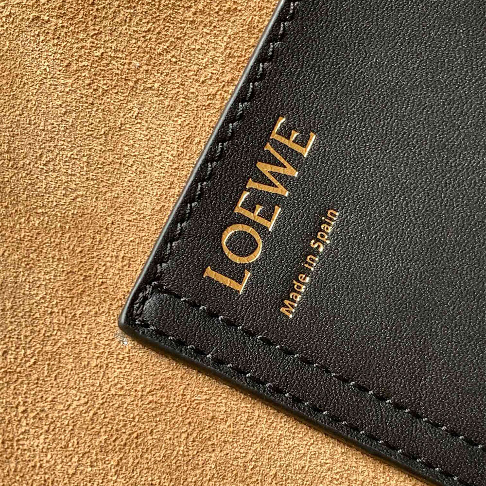 L0ew* Medium Pebble bucket in smooth calfskin(high-end grade)
