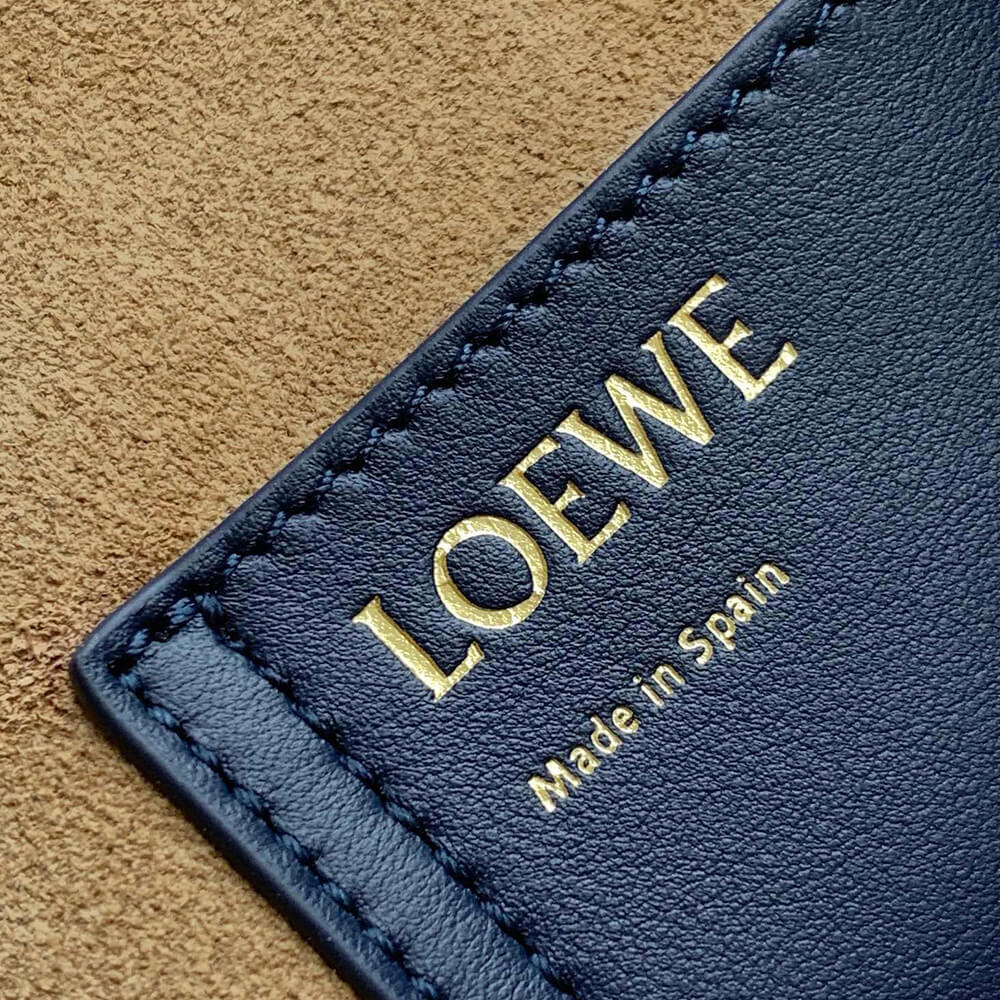 L0ew* Medium Pebble bucket in smooth calfskin(high-end grade)