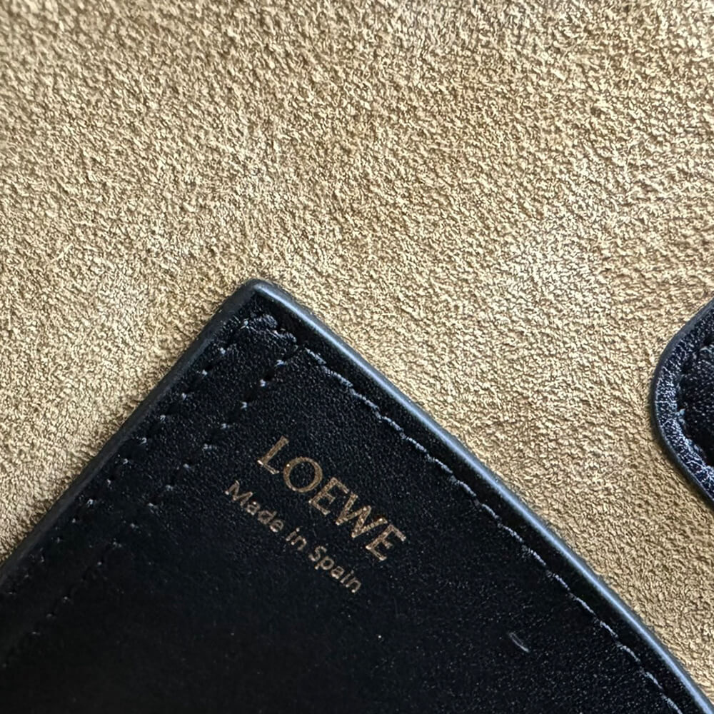 L0ew* Mini Pebble bucket in smooth calfskin(high-end grade)