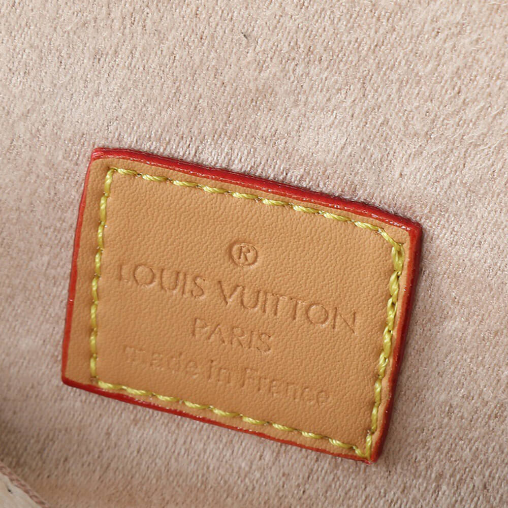 LV Pochette Camille