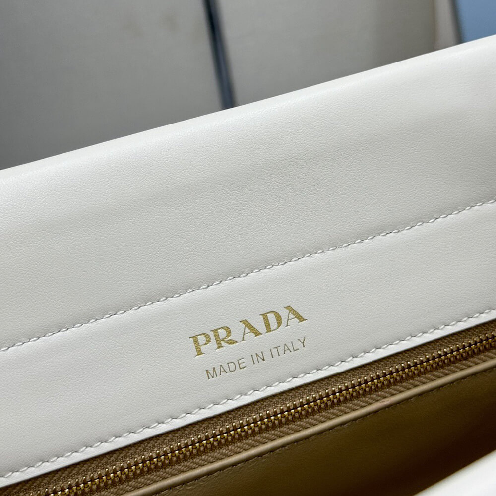 Pra*a Enchaine medium leather bag(HIGH-END GRADE)