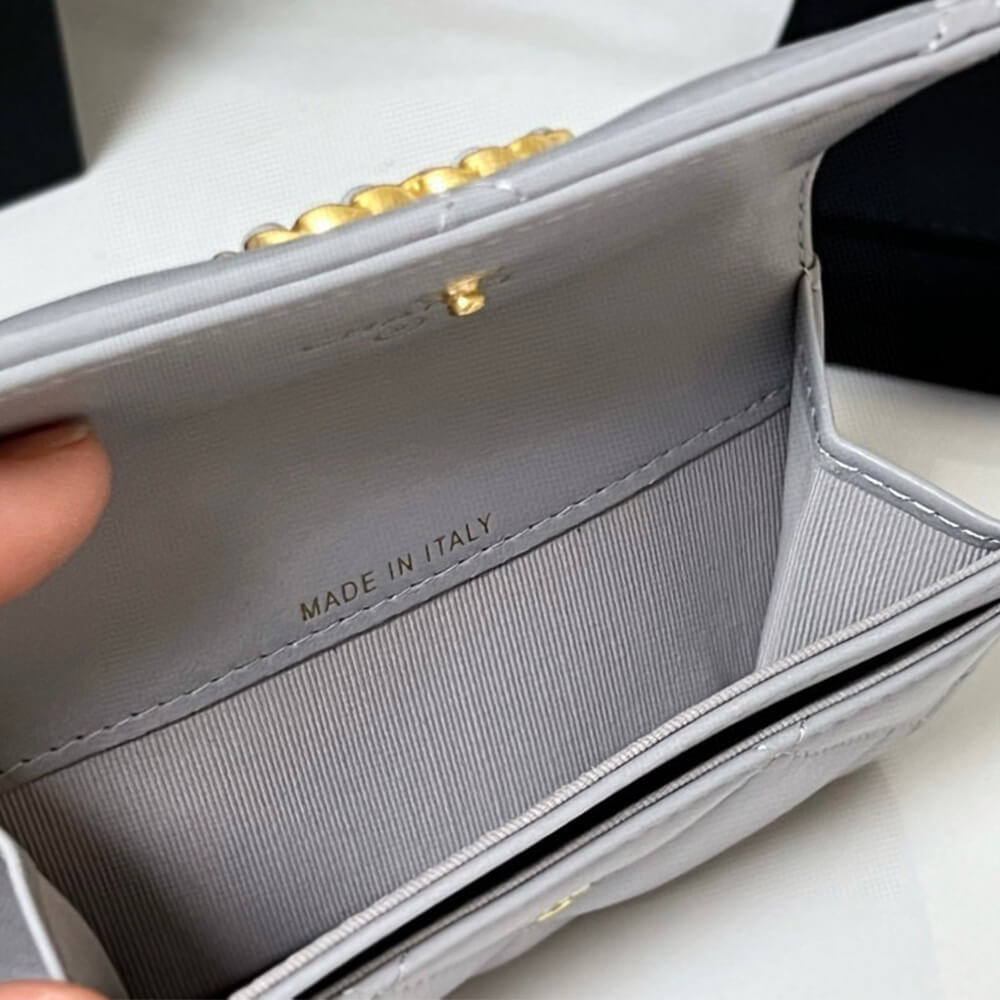 Ch**el 19 flap card holder
