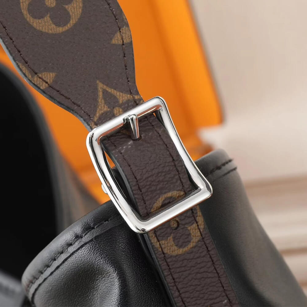 LV Carryall Vibe MM