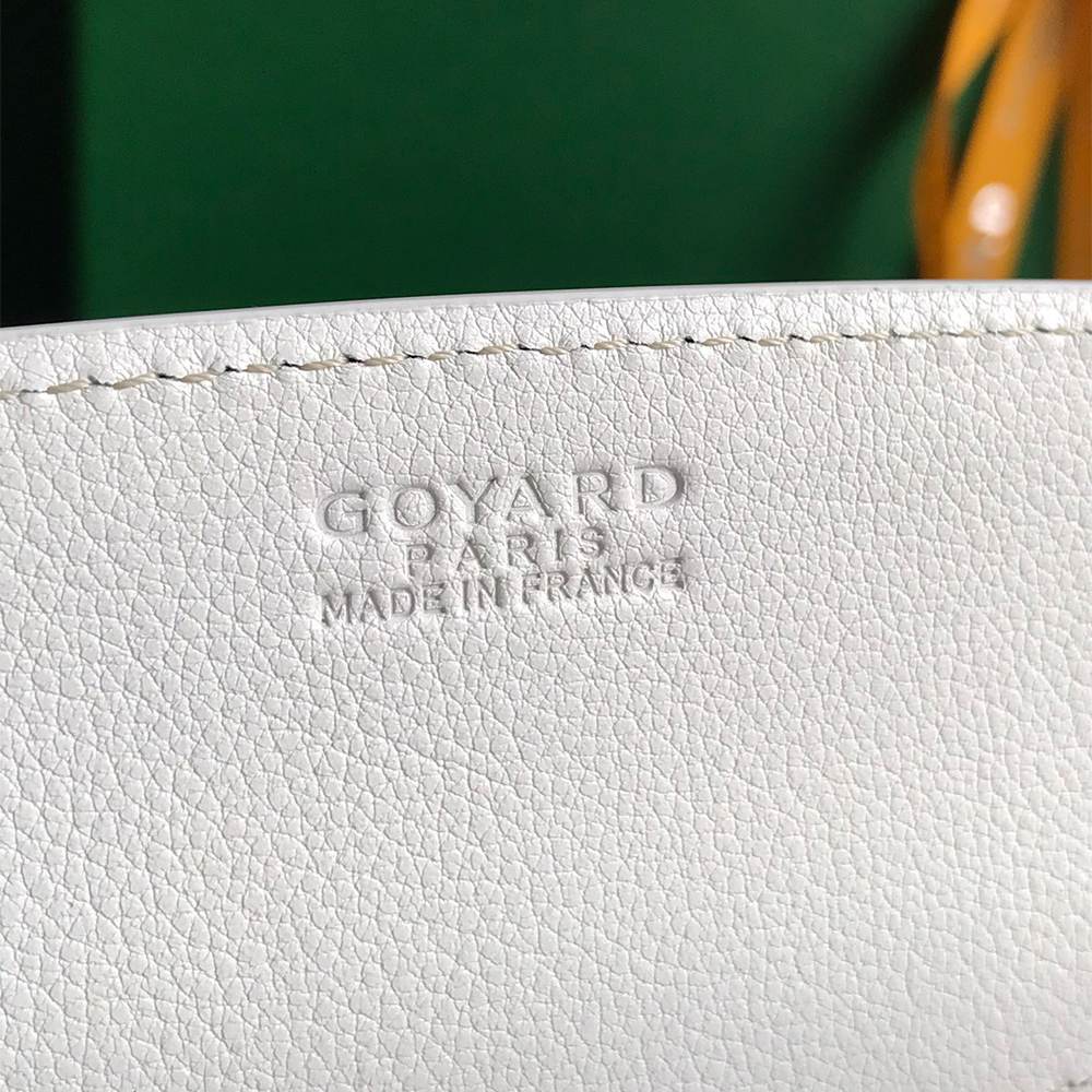 G09ard Structured Roulette PM Bag