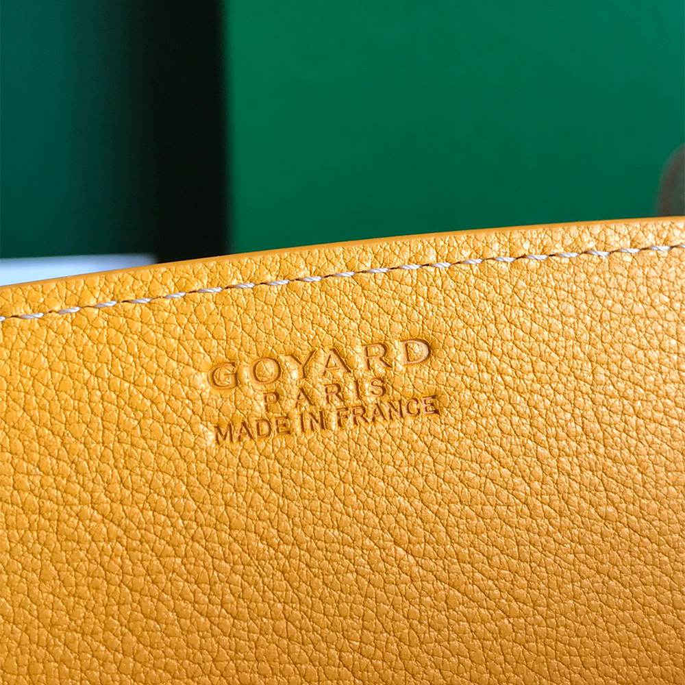 G09ard Structured Roulette PM Bag