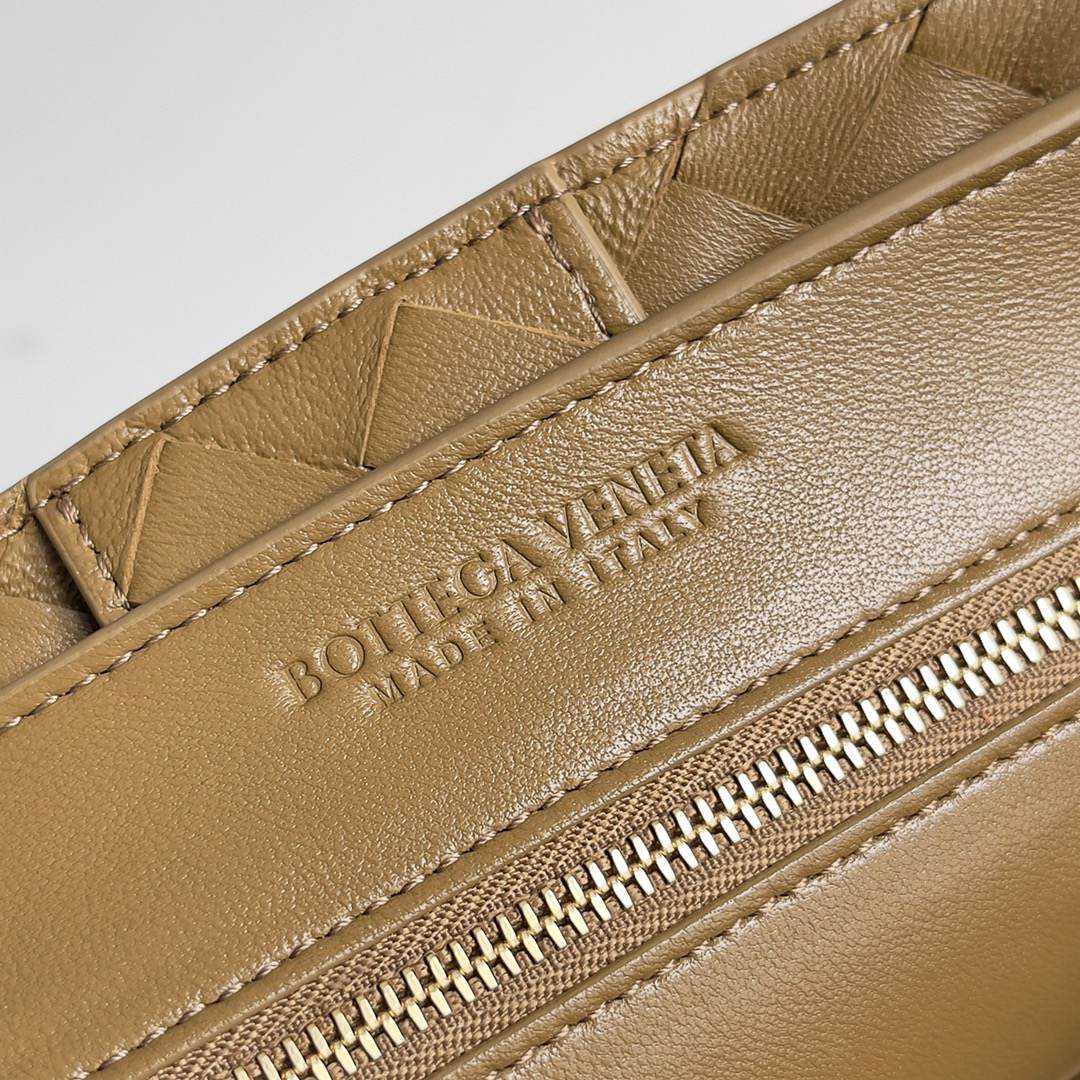 B0tt*ga Ven*ta Medium Andiamo(HIGH-END GRADE)