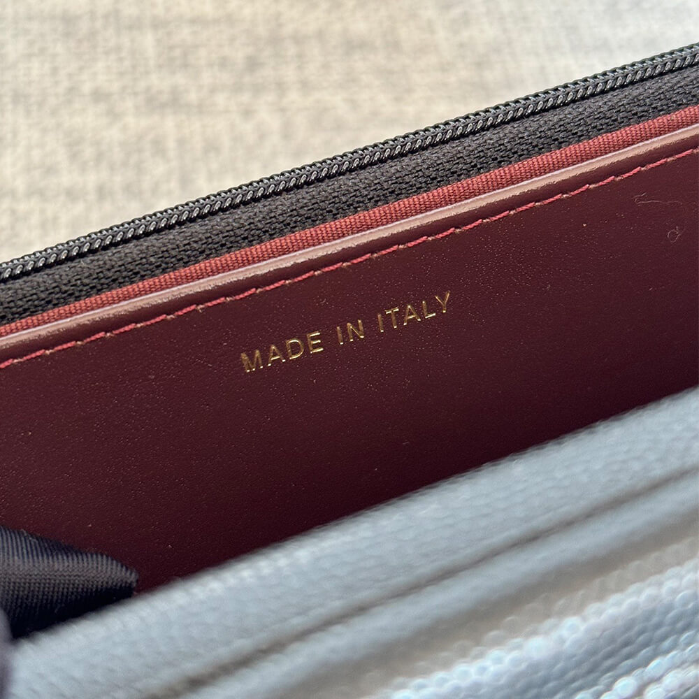 Ch**el classic chain wallet