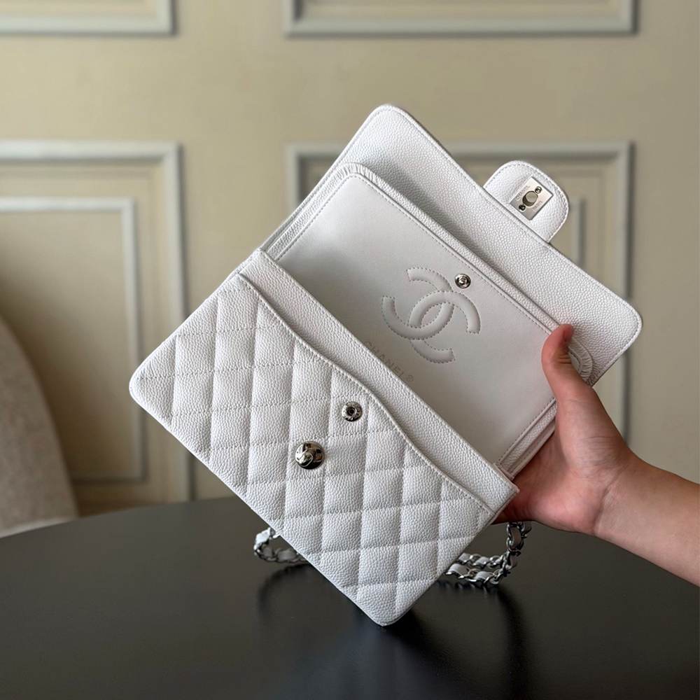 Ch**el SMALL CLASSIC HANDBAG