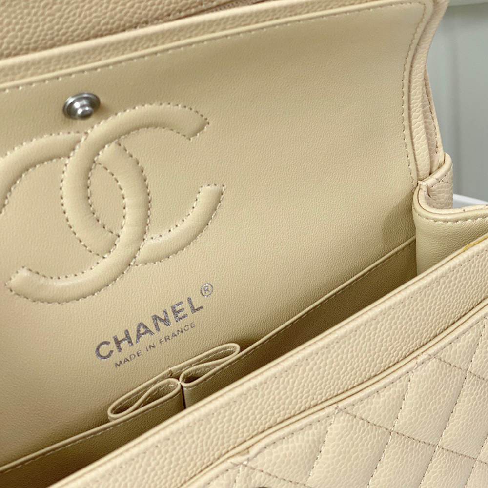 Ch**el SMALL CLASSIC HANDBAG