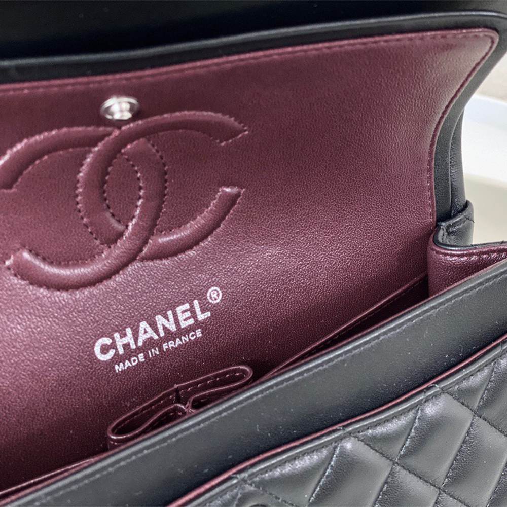Ch**el SMALL CLASSIC HANDBAG