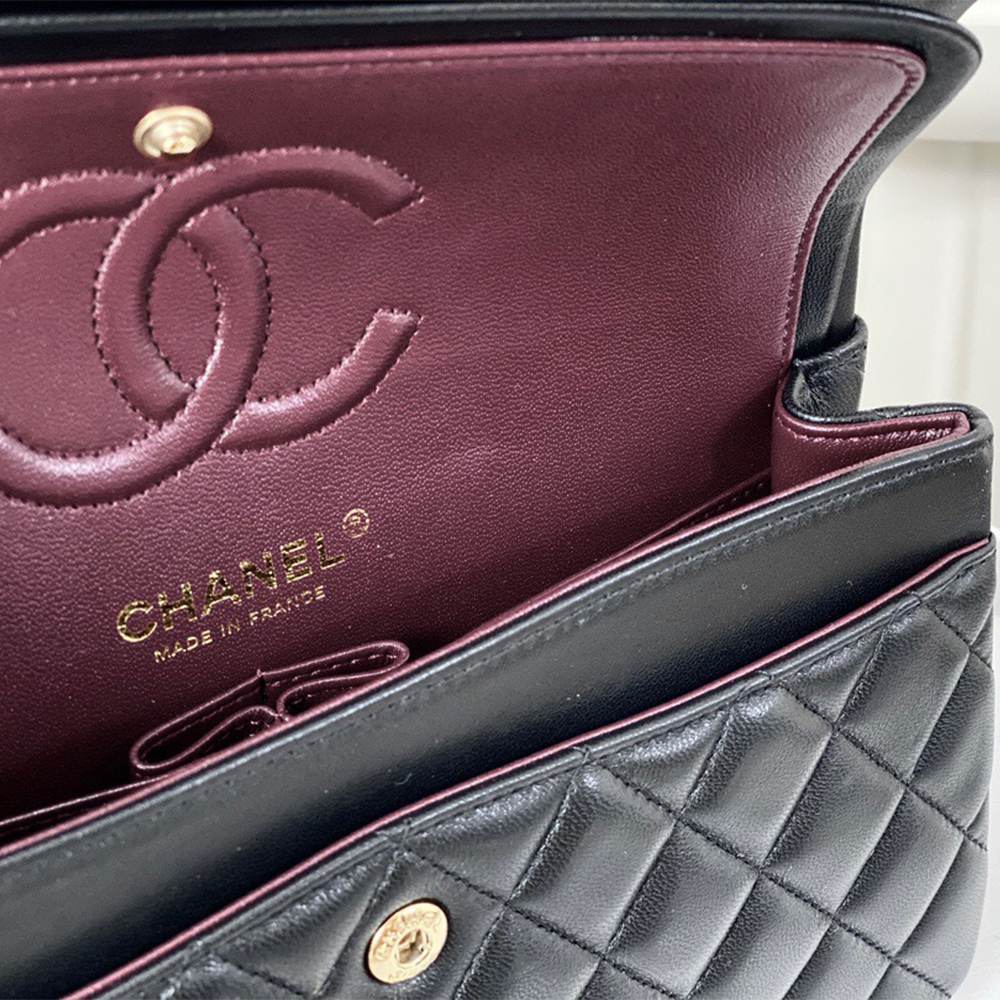 Ch**el SMALL CLASSIC HANDBAG
