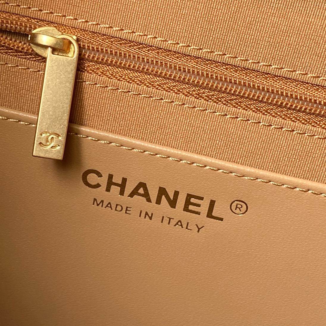 Ch**el Large Hobo Bag(HIGH-END GRADE)