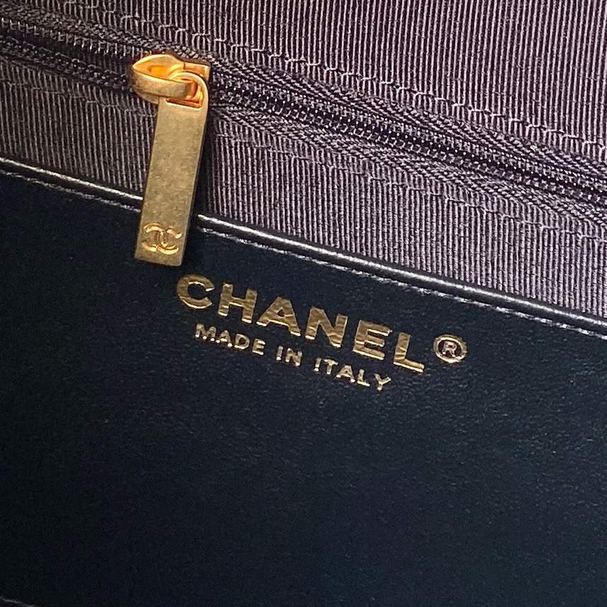 Ch**el Large Hobo Bag(HIGH-END GRADE)