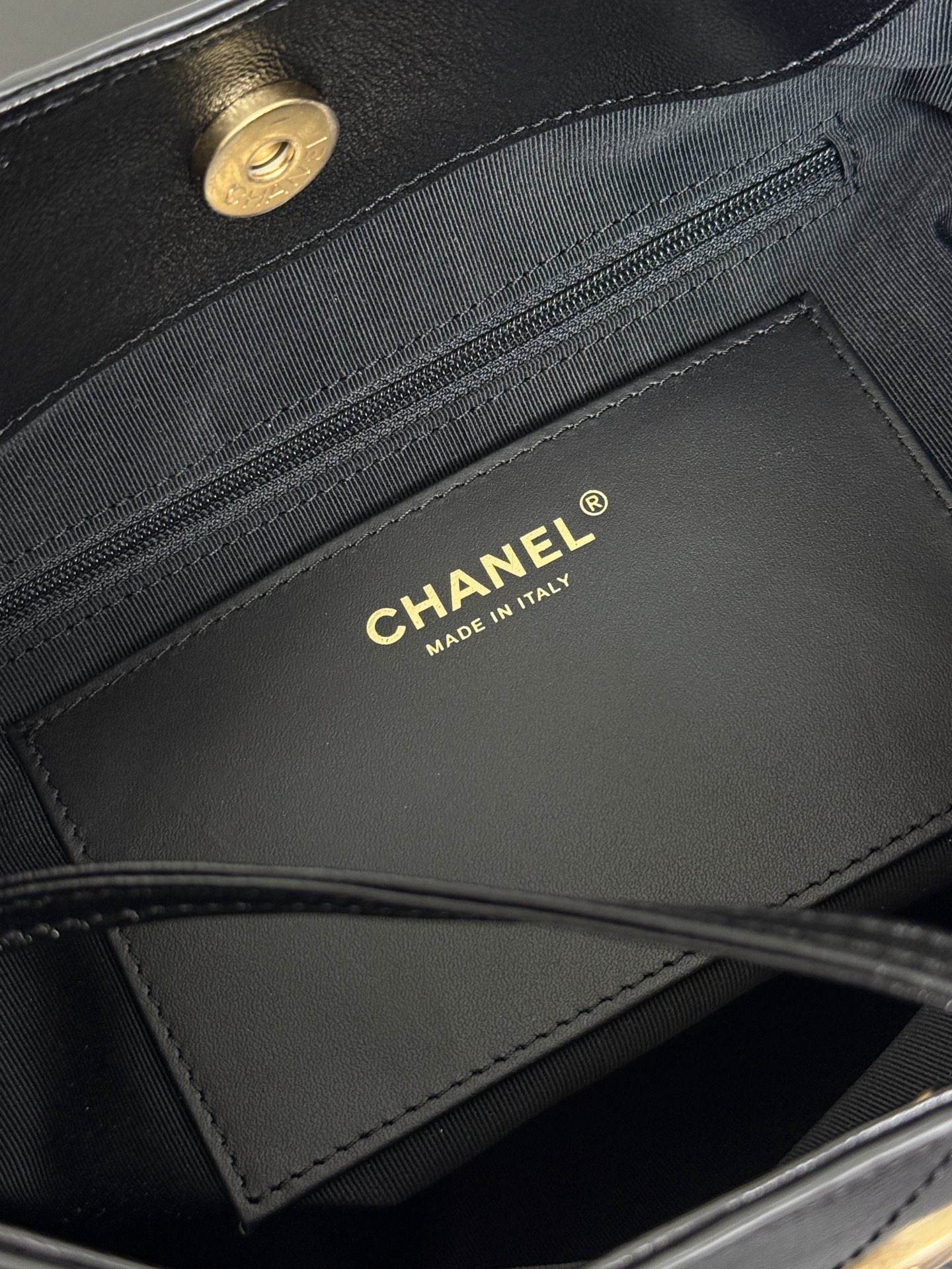 Ch**el Large Hobo Bag(HIGH-END GRADE)