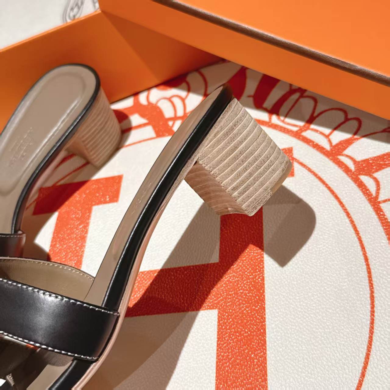 H**me5 Oasis sandal