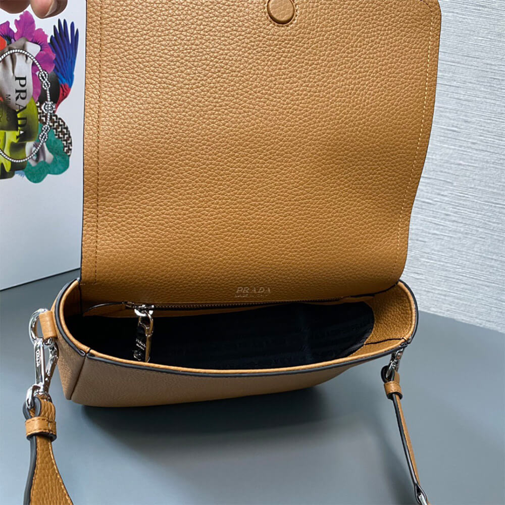 Pra*a Leather shoulder bag(high-end grade)