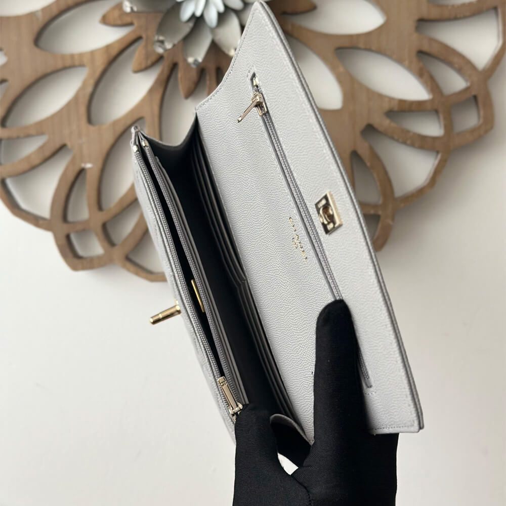 Ch**el Clutch With Chain(high-end grade)