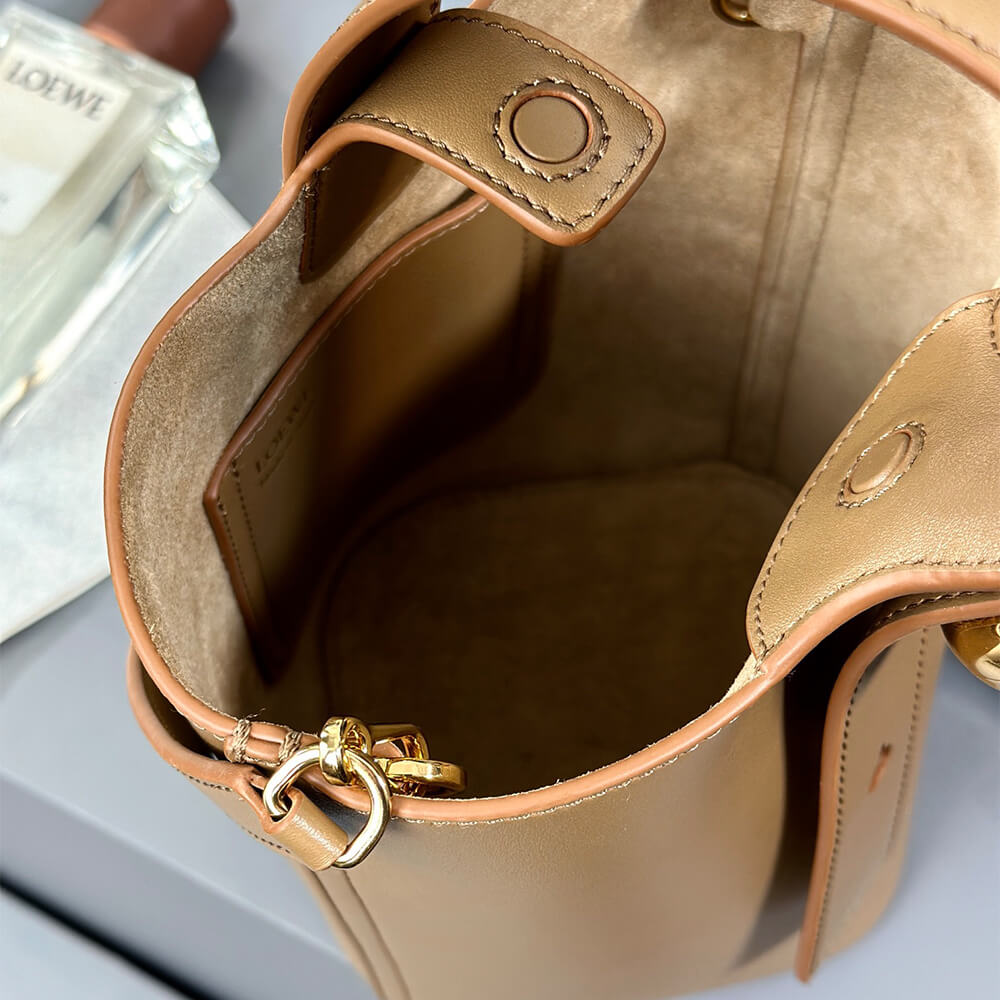 L0ew* Mini Pebble bucket in smooth calfskin(high-end grade)