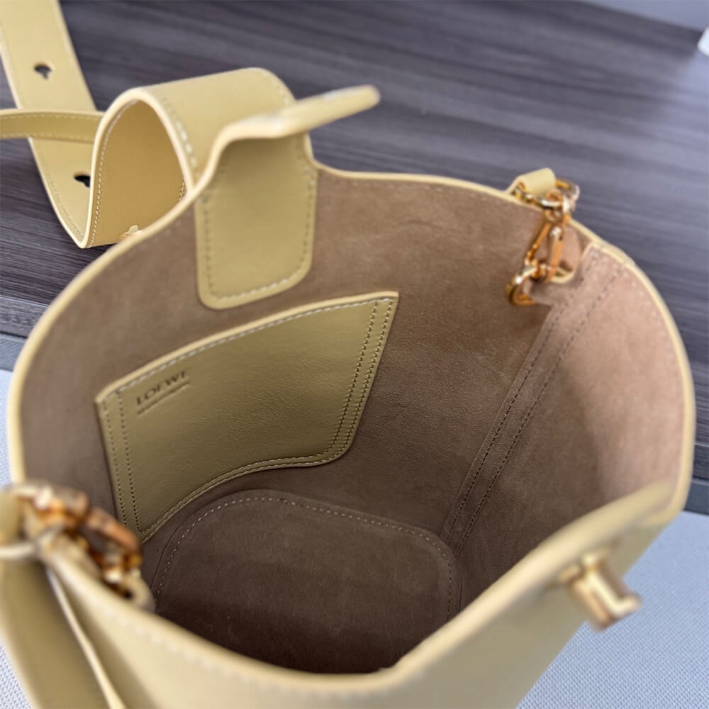 L0ew* Mini Pebble bucket in smooth calfskin(high-end grade)