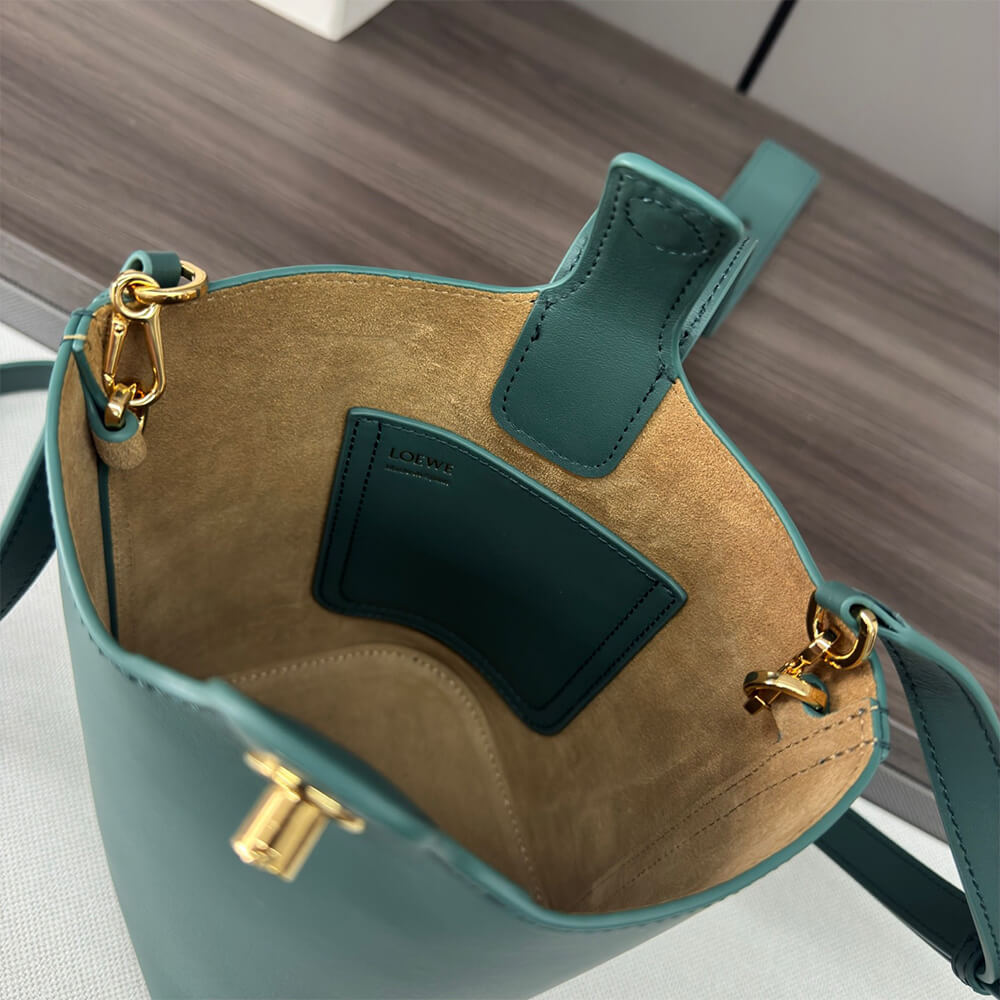 L0ew* Mini Pebble bucket in smooth calfskin(high-end grade)